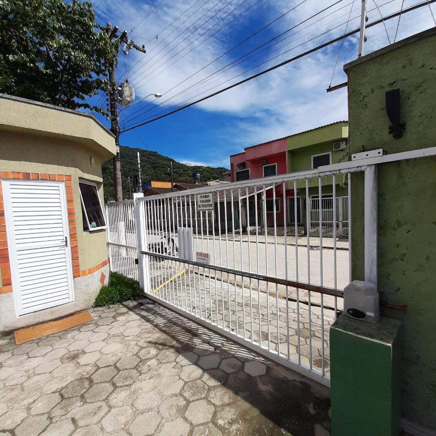 Apto Pertinho Da Praia - Lindo E Equipado! Internet 400Mb E 3 Tvs - Completo! Tv A Cabo Ubatuba Kültér fotó