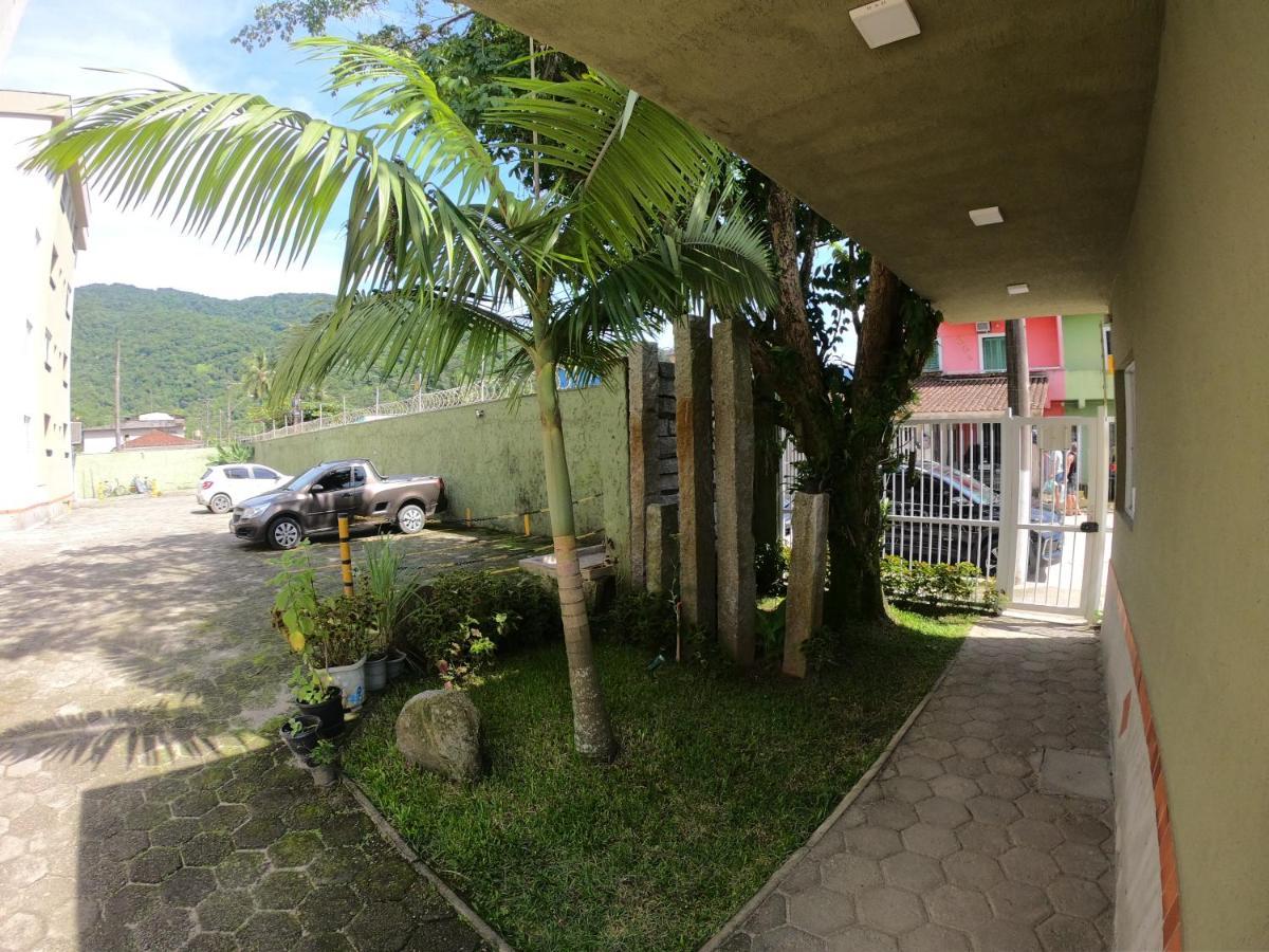 Apto Pertinho Da Praia - Lindo E Equipado! Internet 400Mb E 3 Tvs - Completo! Tv A Cabo Ubatuba Kültér fotó